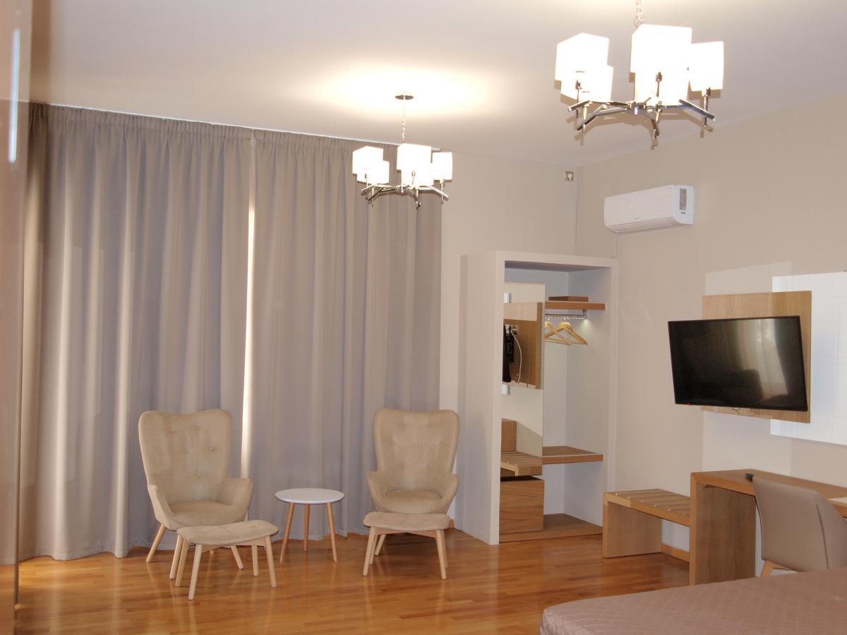 King Lodge Atena Exterior foto